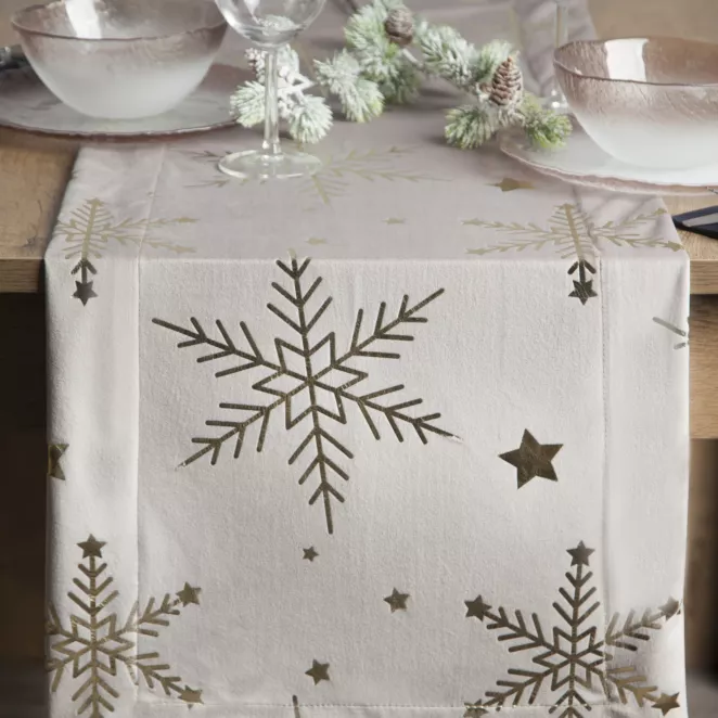 Bieżnik świąteczny na stół 40x140 cm beżowo, szampański welwetowy zdobiony śnieżynkami