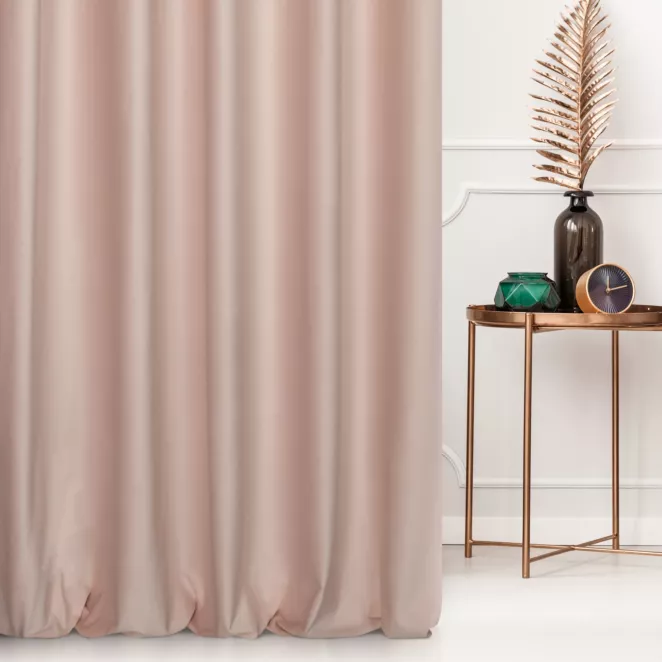 Zasłona szyta na taśmie 5 cm jasnoróżowa z miękkiej półmatowej tkaniny welwetowej