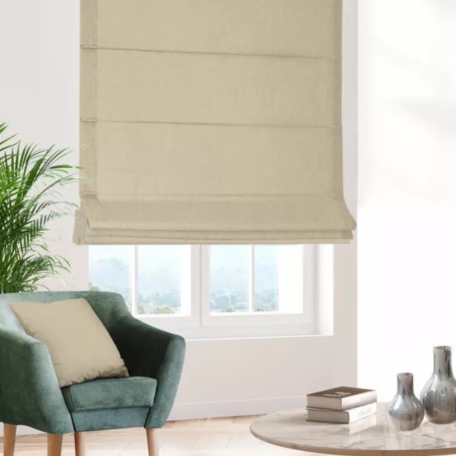 Roleta rzymska ciemnokremowa z miękkiej tkaniny o welurowej strukturze