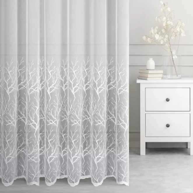 Firana szyta na taśmie 5 cm biała z matowej tkaniny ADEN haftowanej w botaniczny wzór