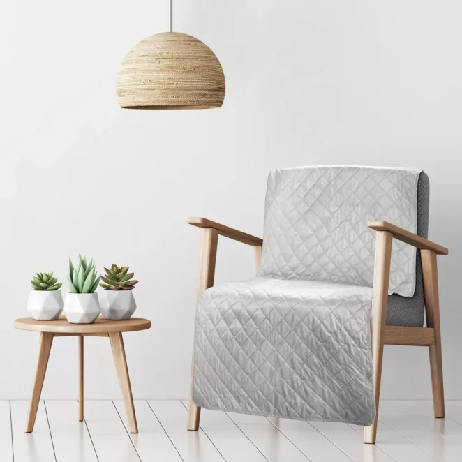 Narzuta welwetowa na fotel jasnoszara 70x160 cm pikowana metodą hot press w geometryczny wzór LUIZ 5 Design 91