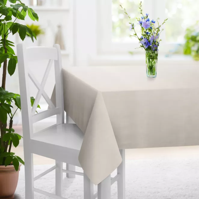 Obrus szyty ciemnobeżowy z miękkiej półmatowej tkaniny welwetowej