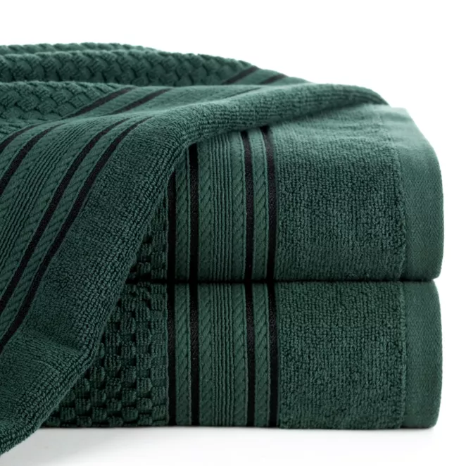 Ręcznik kąpielowy 50x90 cm bawełniany kolor ciemnozielony zdobiony subtelnymi paseczkami 500 g/m2 DAVOS