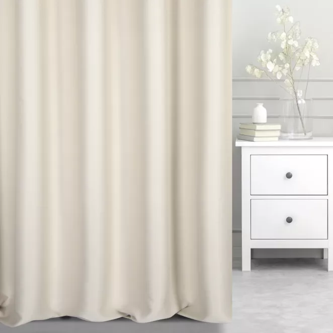 Zasłona szyta na przelotkach ciemnokremowa z gładkiej tkaniny typu blackout