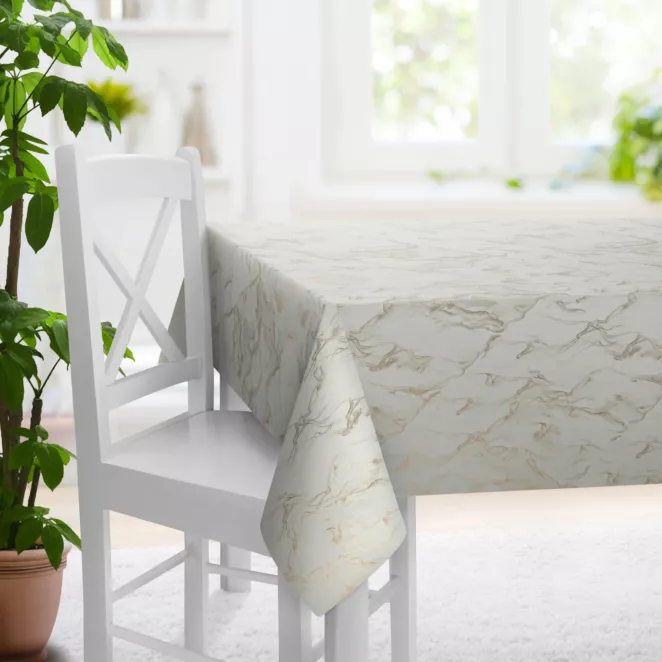 Obrus szyty biało złocisty z tkaniny welwetowej ze złotym marmurkowym nadrukiem