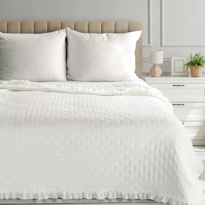 Narzuta kremowa 170x210 cm obszyta falbaną pikowana techniką hot press LIBI 3 Eurofirany Classic