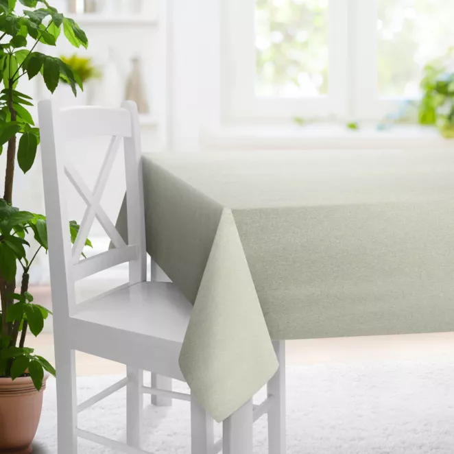 Obrus szyty naturalno srebrny z gładkiej tkaniny przeplatanej błyszczącą lureksową nicią