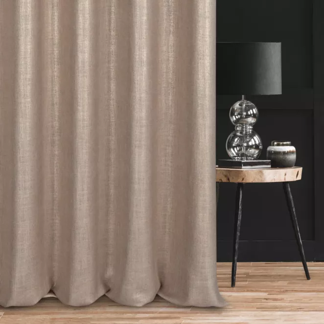 Zasłona szyta na taśmie 5 cm pudrowo różowo złocista z tkaniny o luźnym splocie, z połyskliwym nadrukiem w stylu glamour Italissima Eva Minge