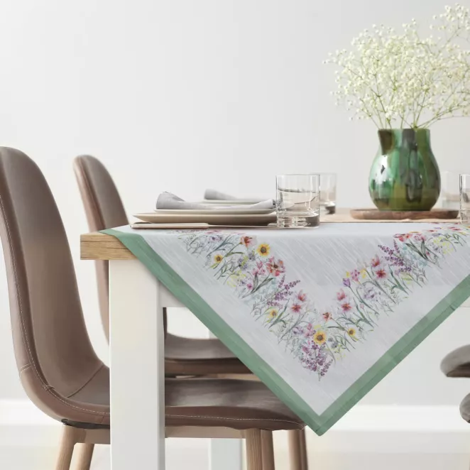Bieżnik na stół naturalno,zielony 90x90 cm SUMMER 9 zdobiony nadrukiem letnich kwiatów