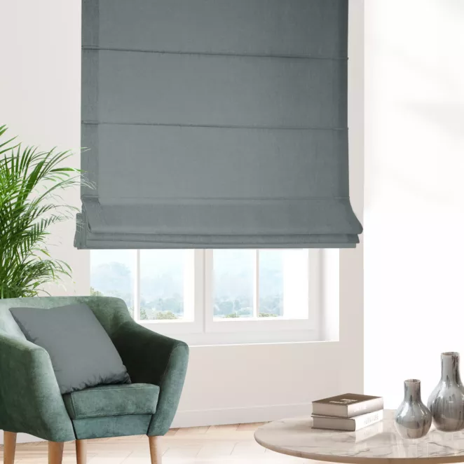 Roleta rzymska miętowa ze strukturalnej tkaniny typu blackout, zaciemniająca w 100%