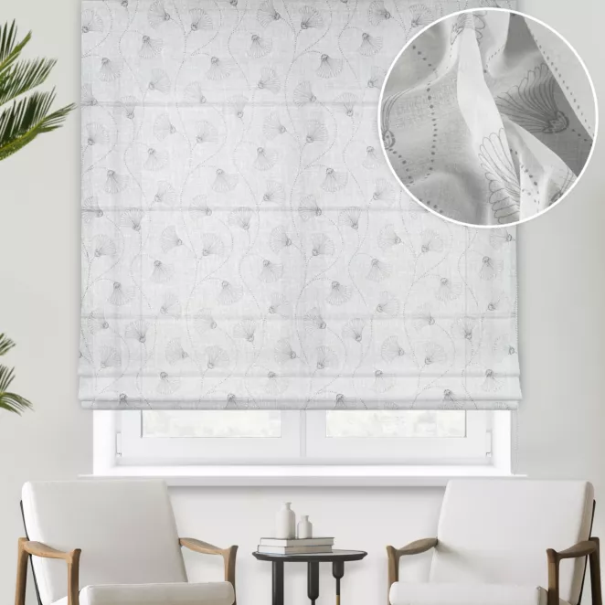 Roleta rzymska biało popielata z eleganckiej etaminy w drukowany, modny, botaniczny wzór
