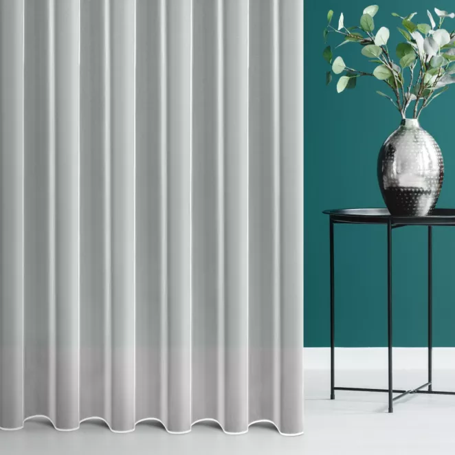 Firana szyta na taśmie 5 cm biała z delikatnej matowej tkaniny typu peru, wykończonej obciążnikiem o niestandardowej wysokości 350 cm