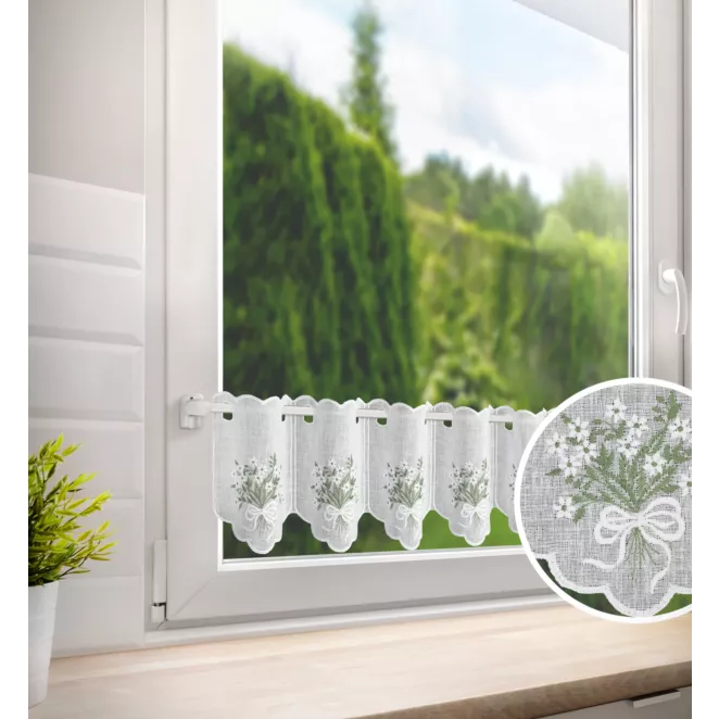 Tkanina firanowa zazdrostka zdobiona haftem drobnych kwiatuszków