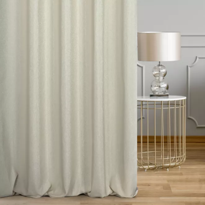 Zasłona szyta na taśmie 5 cm naturalno srebrna z gładkiej tkaniny przeplatanej błyszczącą lureksową nicią