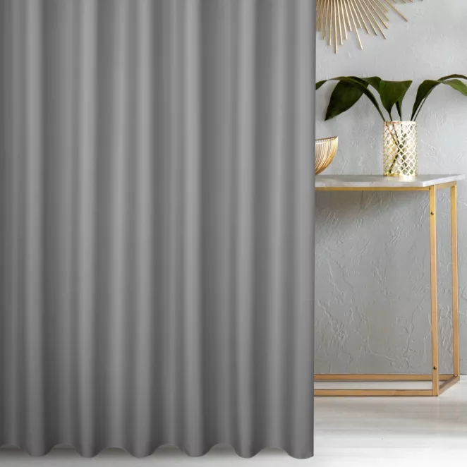 Zasłona szyta na taśmie 5 cm srebrna z gładkiej tkaniny zaciemniającej typu dimout wykończona obciążnikiem