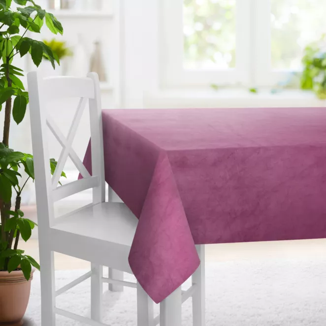 Obrus szyty WALDO amarantowy ze szlachetnej grubej tkaniny welwetowej o gramaturze 400g/m2