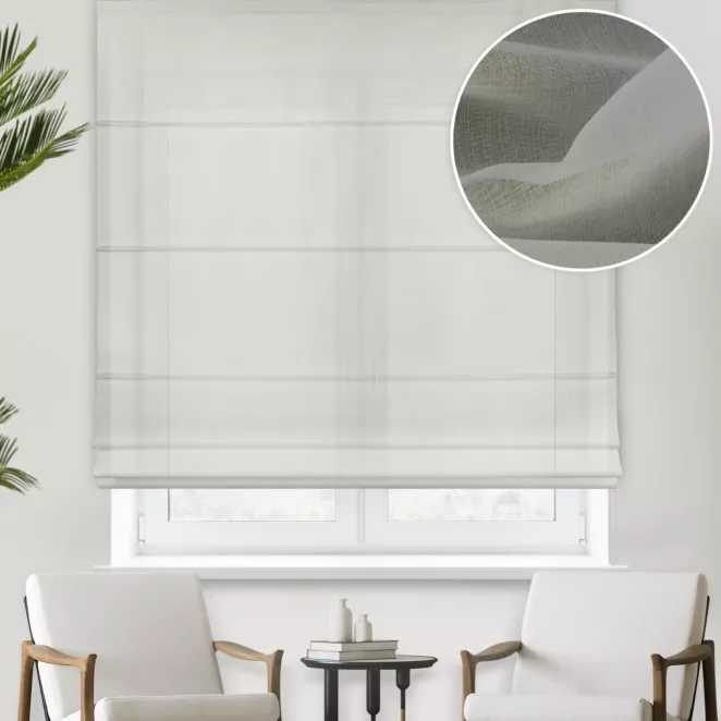 Roleta rzymska beżowa z cienkiej matowej etaminy, wykończona obciążnikiem