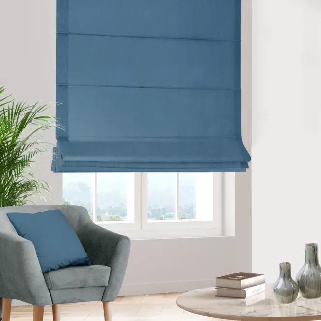 Roleta rzymska niebieska z miękkiej tkaniny welwetowej