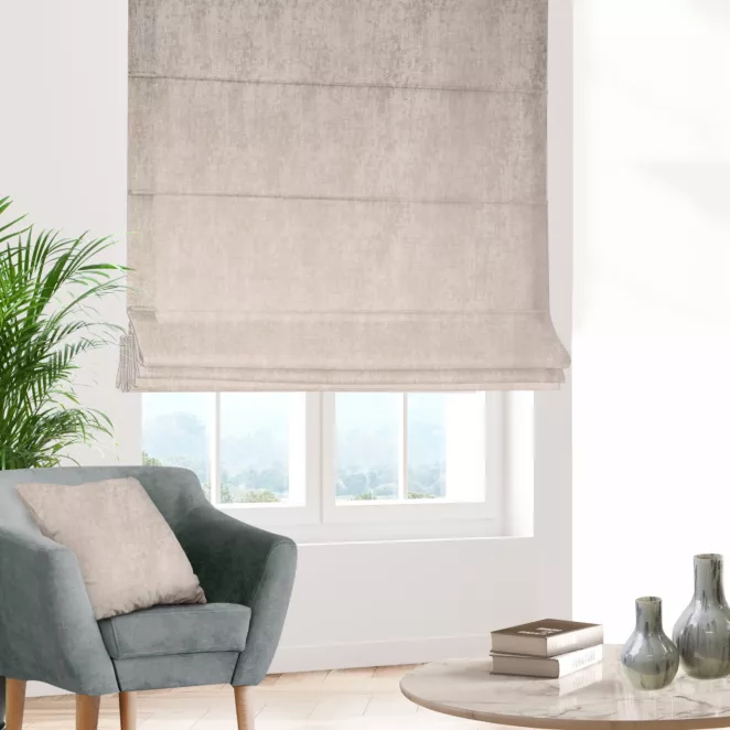 Roleta rzymska MALLORCA kremowo złocista z miękkiej tkaniny szenilowej przetykanej błyszczącą nicią Italissima Eva Minge