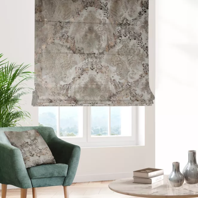 Roleta rzymska beżowo złota z grubej welwetowej tkaniny w elegancki ornamentowy wzór Italissima Eva Minge