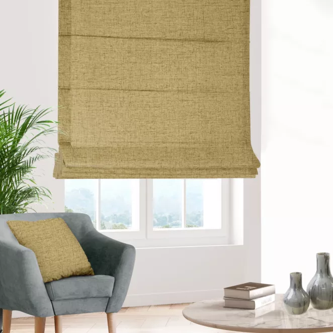 Roleta rzymska złota z tkaniny w stylu eko o naturalnym splocie