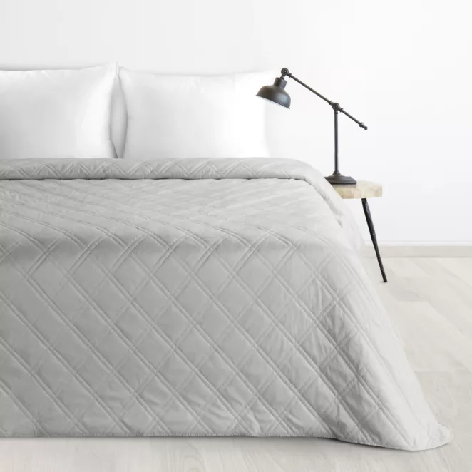 Narzuta welwetowa srebrna 170x210 cm pikowana metodą hot press wzór geometryczny LUIZ 8 Design 91