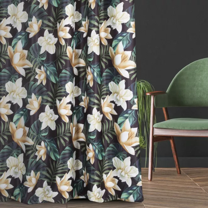 Zasłona szyta na taśmie 5 cm wielokolorowa z miękkiej tkaniny typu blackout drukowanej w kwiatowy wzór