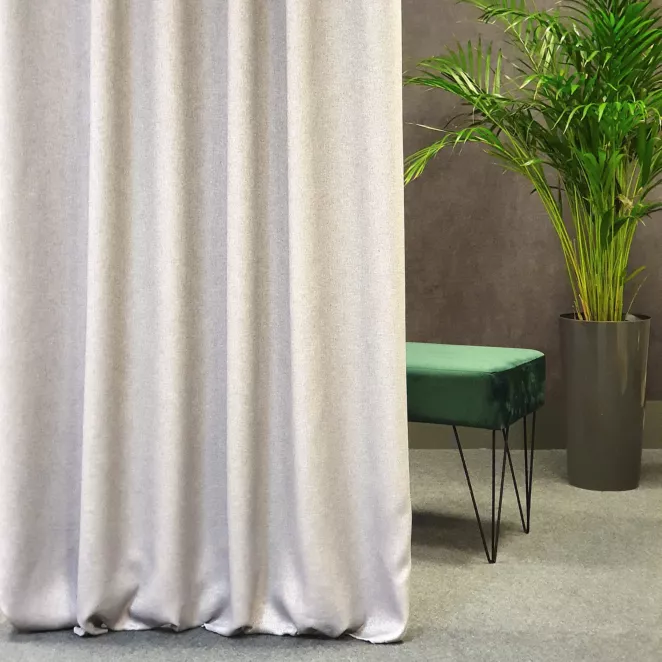 Tkanina zasłonowa z widocznym strukturalnym splotem, w stylu eko