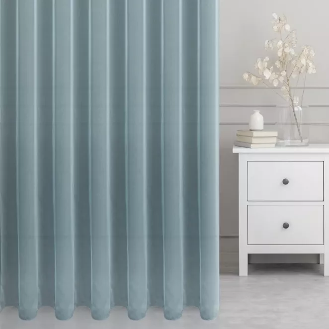 Firana szyta na taśmie 5 cm ciemnoniebieska z delikatnie połyskującej tkaniny typu PERU z efektem opalizującym, wykończona obciążnikiem