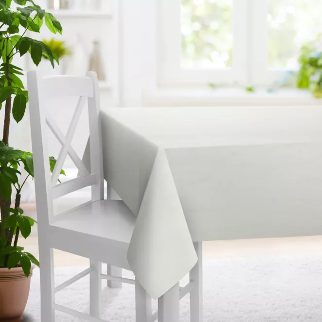 Obrus szyty ENYA jasnokremowy z miękkiej półmatowej tkaniny welwetowej