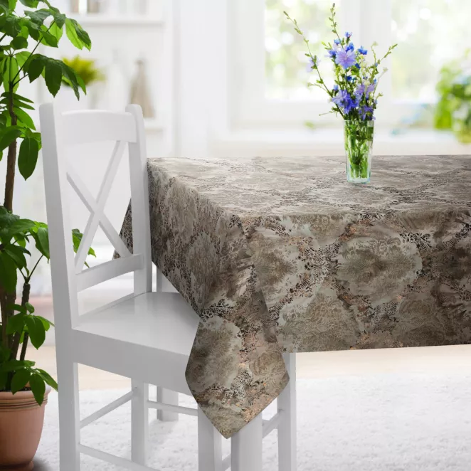 Obrus szyty beżowo złoty z grubej welwetowej tkaniny w elegancki ornamentowy wzór Italissima Eva Minge