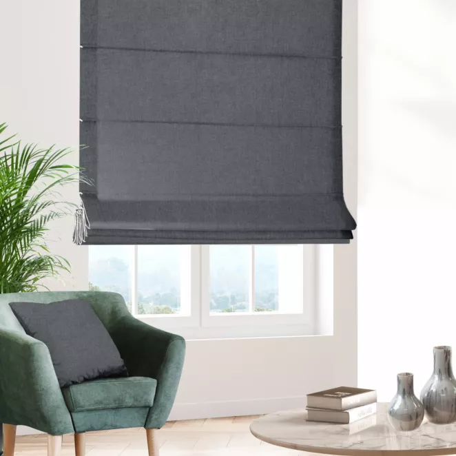 Roleta rzymska grafitowa miękka, szenilowa tkanina o wyraźnym splocie i delikatnym połysku