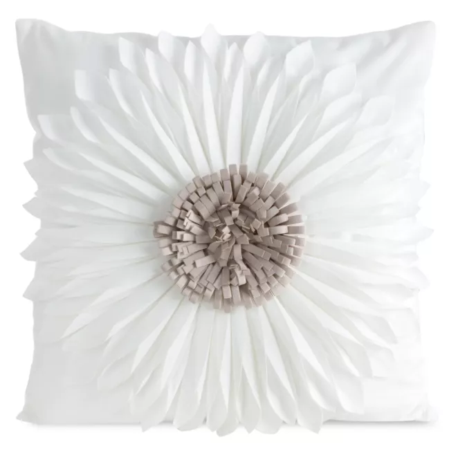 Poszewka na poduszkę 45 x 45 cm z welwetu kolor kremowo, beżowy zdobiona dużym kwiatem 3D FLORES 3