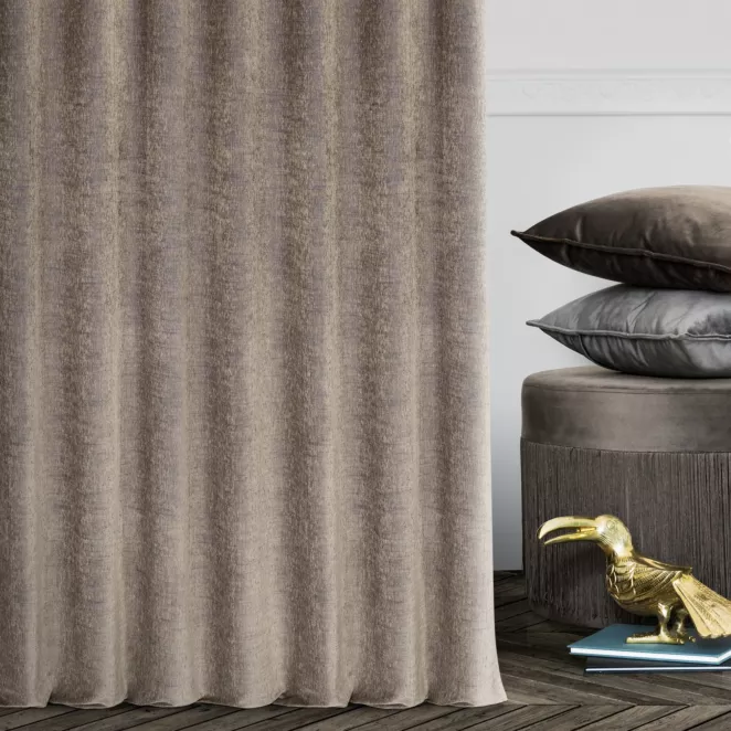 Zasłona szyta na taśmie 5 cm beżowa miękka, szenilowa tkanina o wyraźnym splocie i delikatnym połysku, mieniąca się w dwóch odcieniach