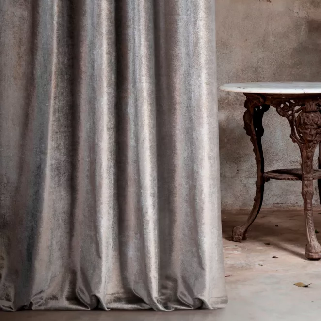 Tkanina zasłonowa gruba, welwetowa, z błyszczącym nadrukiem z kolekcji Eva Minge