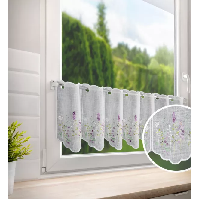 Tkanina firanowa zazdrostka zdobiona haftem drobnych kwiatuszków