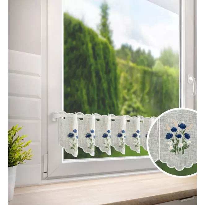 Tkanina firanowa zazdrostka zdobiona haftem polnych drobnych kwiatuszków