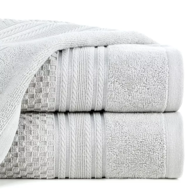 Ręcznik kąpielowy 50x90 cm bawełniany kolor srebrny zdobiony subtelnymi paseczkami 500 g/m2 DAVOS