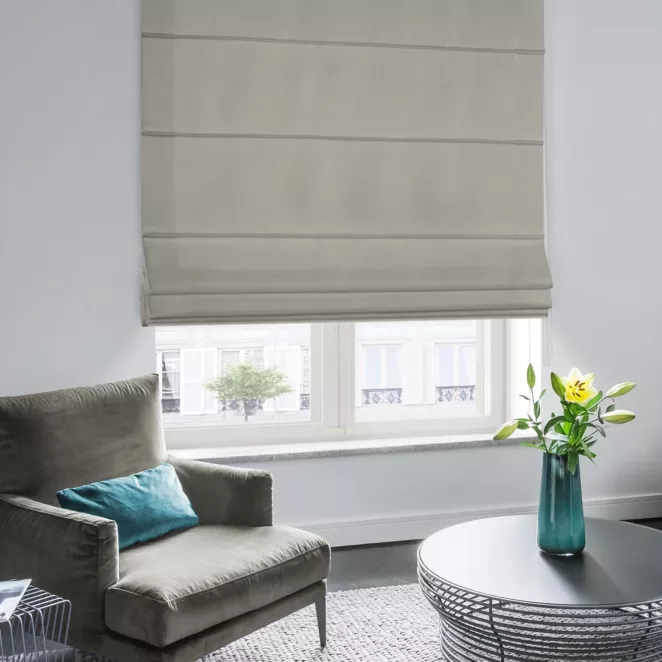 Roleta rzymska ENYA szarobeżowa z miękkiej półmatowej tkaniny welwetowej