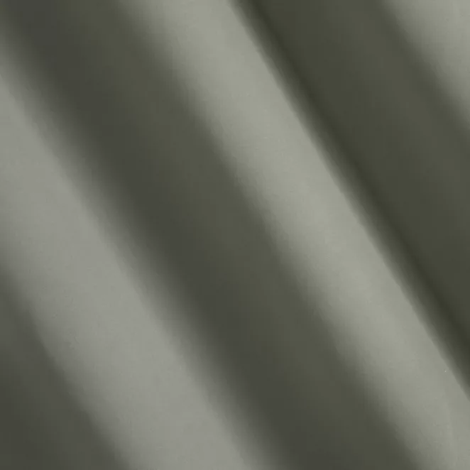 P242/12 Zasłona szyta na taśmie 5 cm srebrna z gładkiej zaciemniającej tkaniny typu dimout