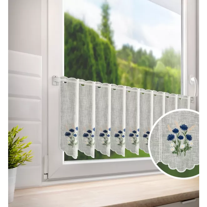 Tkanina firanowa zazdrostka zdobiona haftem polnych drobnych kwiatuszków