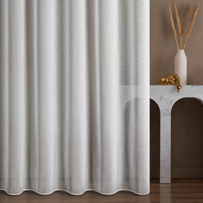 Firana szyta na taśmie 5 cm biała z delikatnej w dotyku etaminy, wykończonej obciążnikiem