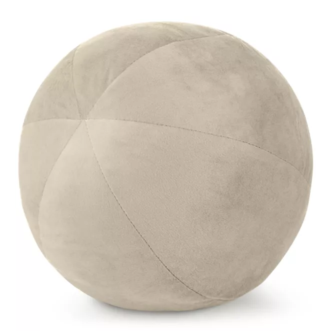 Poduszka dekoracyjna w formie kuli średnica 24 cm welwetowa jasnobeżowa GAJA