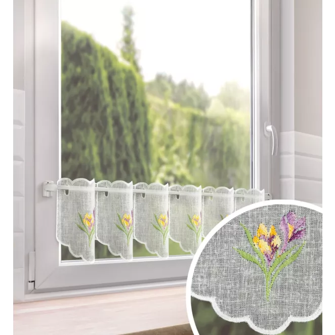 Tkanina firanowa zazdrostka zdobiona haftem krokusów