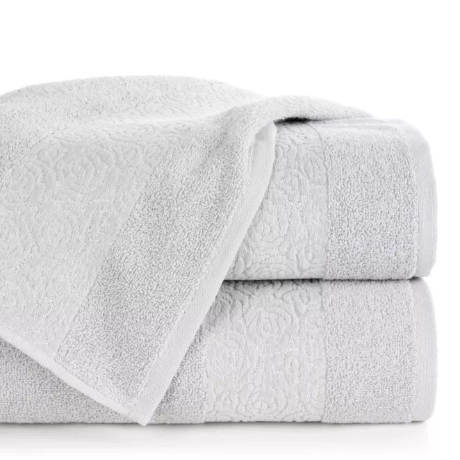 Ręcznik do rąk 30x50 cm bawełniany kolor srebrny zdobiony wytłaczanym motywem róż z dodatkiem błyszczącej nici IRIS