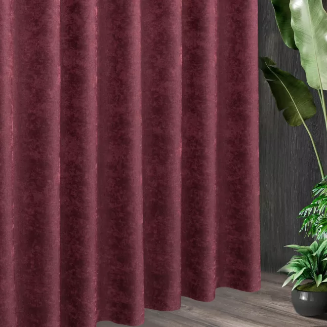 Tkanina zasłonowa, miękka szenilowa, zaciemniająca, z drobnym strukturalnym wzorkiem i efektem przecierki z kolekcji Pierre Cardin