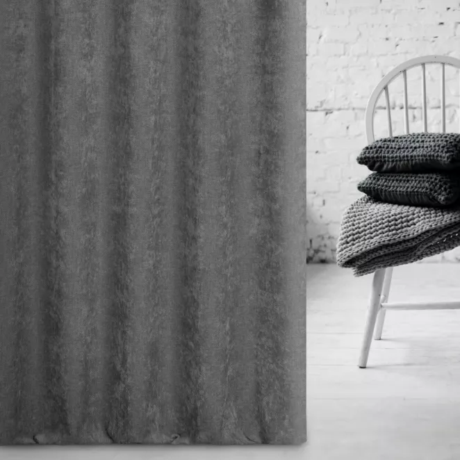 Tkanina zasłonowa miękka, szenilowa, o strukturalnym splocie i delikatnym połysku
