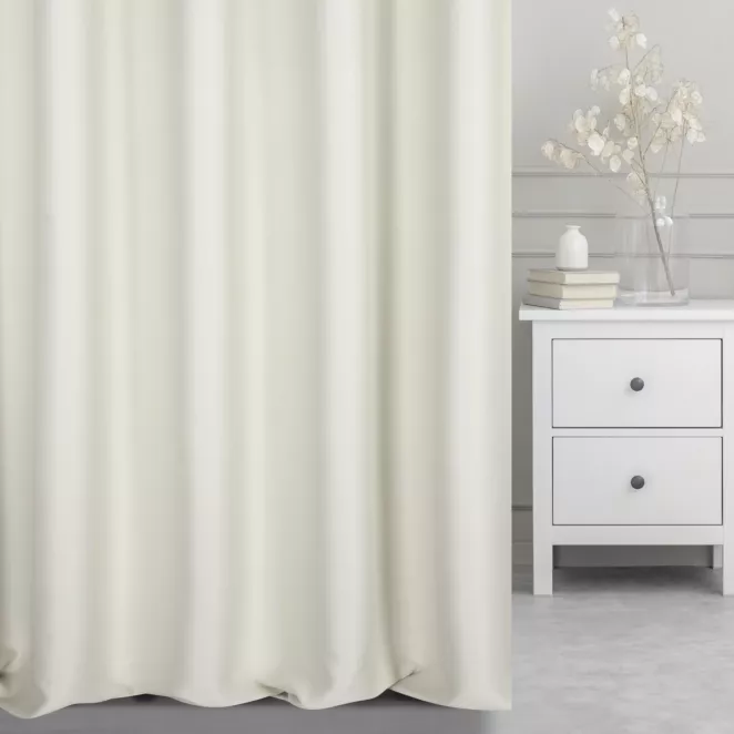 Zasłona szyta na taśmie 5 cm jasnobeżowa z gładkiej tkaniny typu blackout