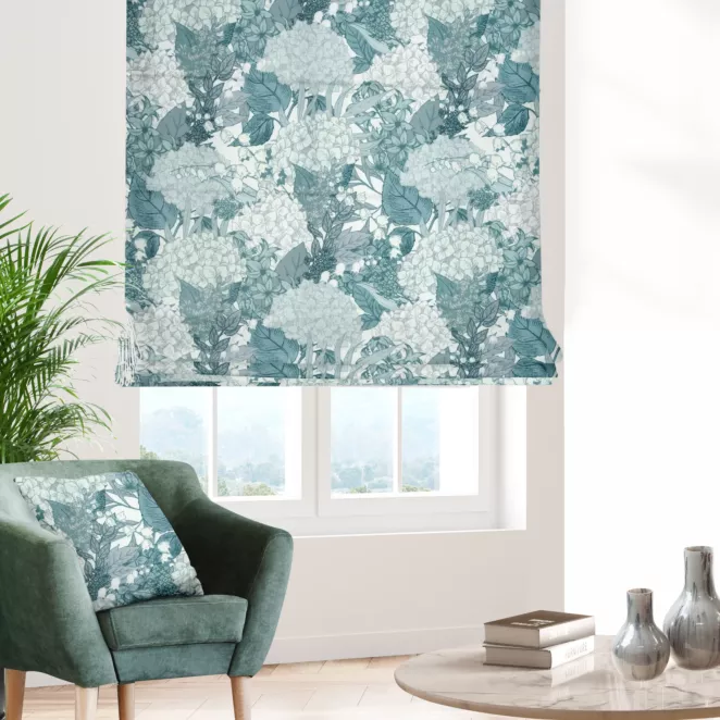 Roleta rzymska miętowa z miękkiej tkaniny typu blackout drukowanej w kwiatowy wzór