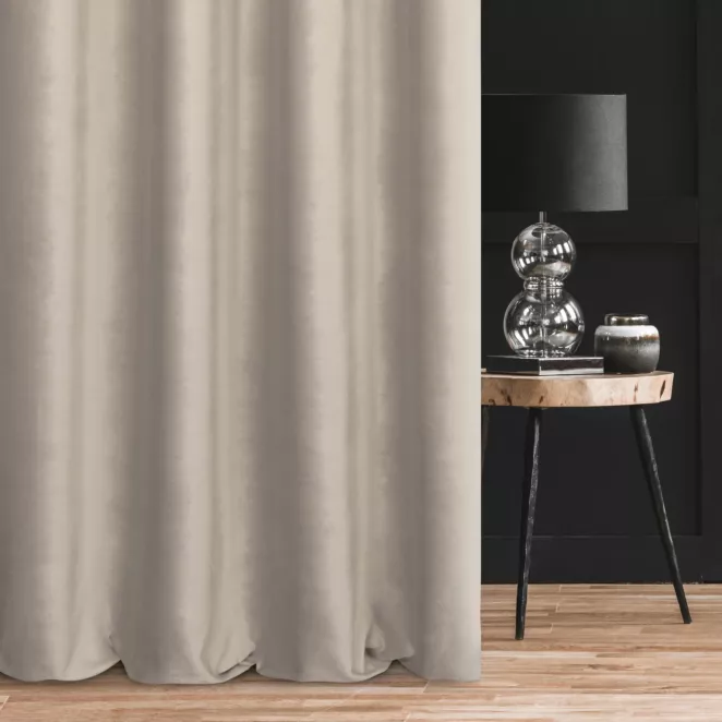 Zasłona szyta na taśmie 5 cm beżowa z gładkiego, matowego welwetu